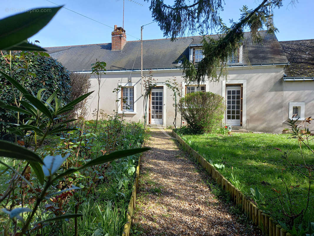 Maison à CHATEAUNEUF-SUR-SARTHE