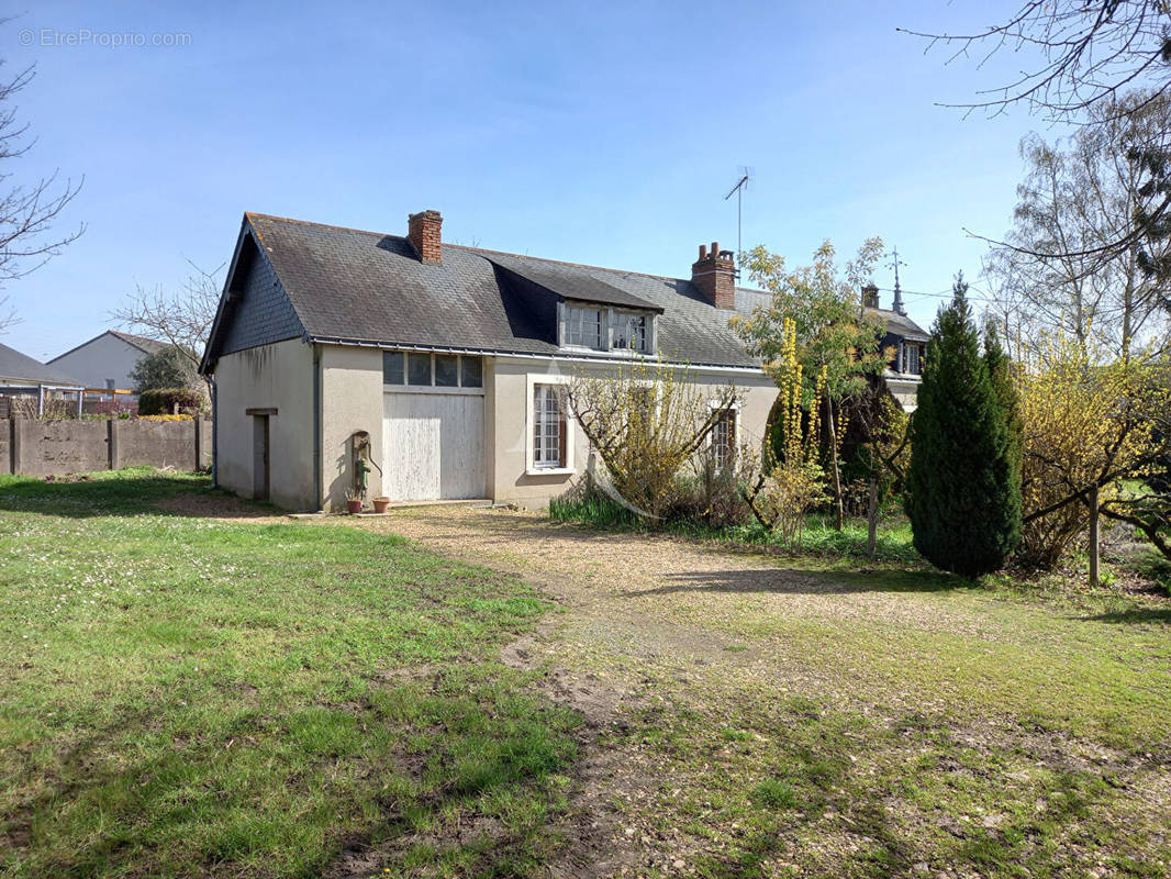 Maison à CHATEAUNEUF-SUR-SARTHE