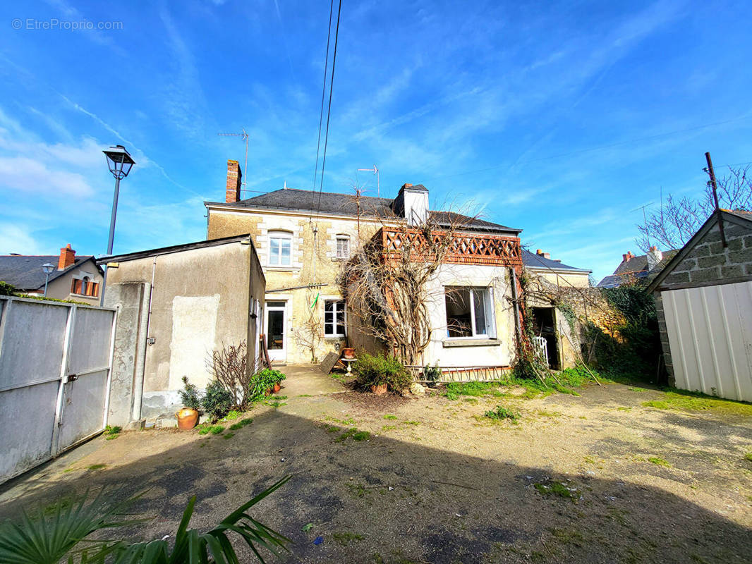 Maison à BRISSAC-QUINCE