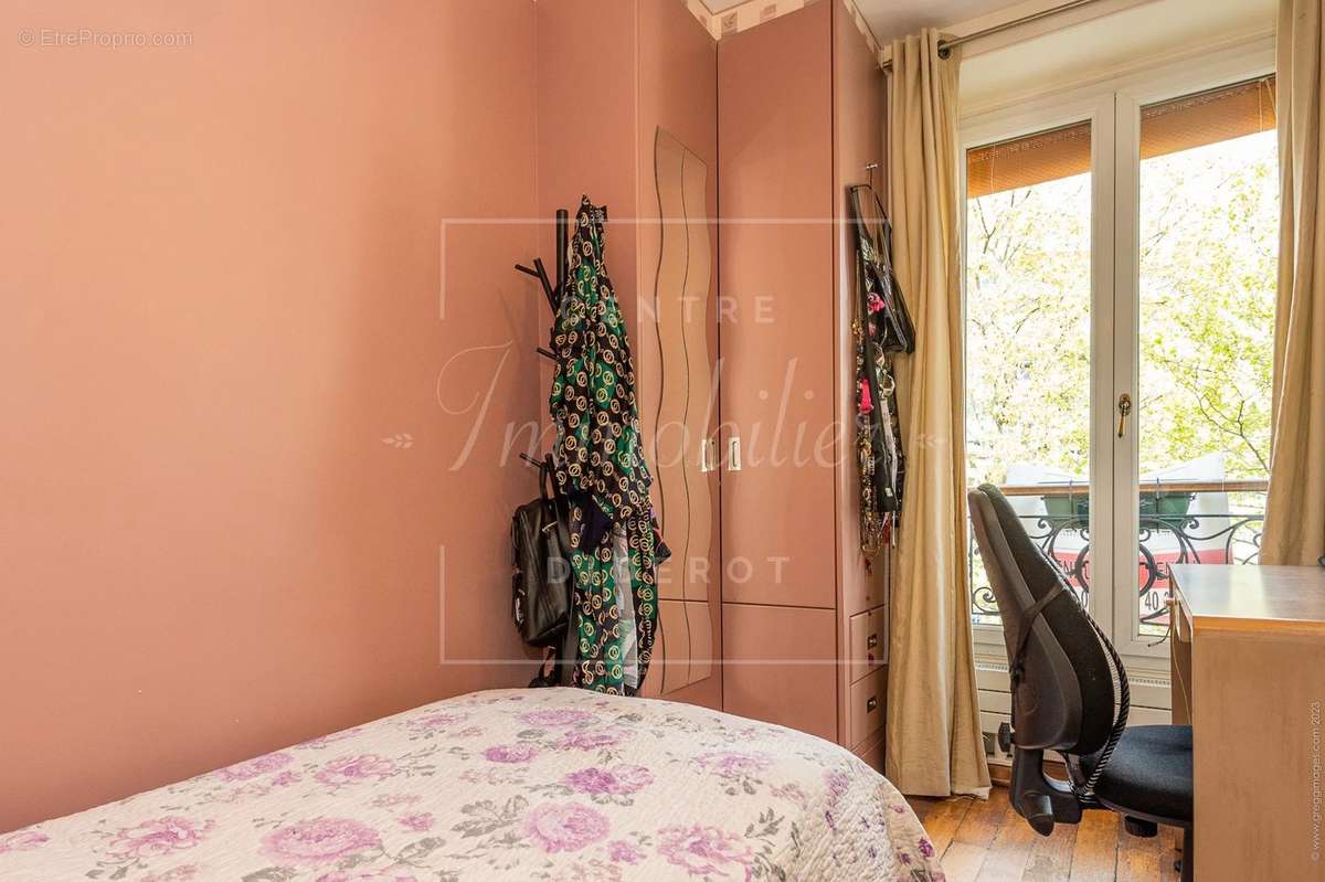 Appartement à PARIS-12E