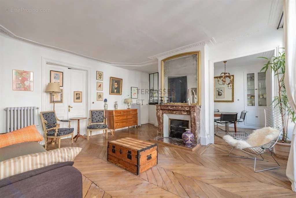 Appartement à PARIS-9E