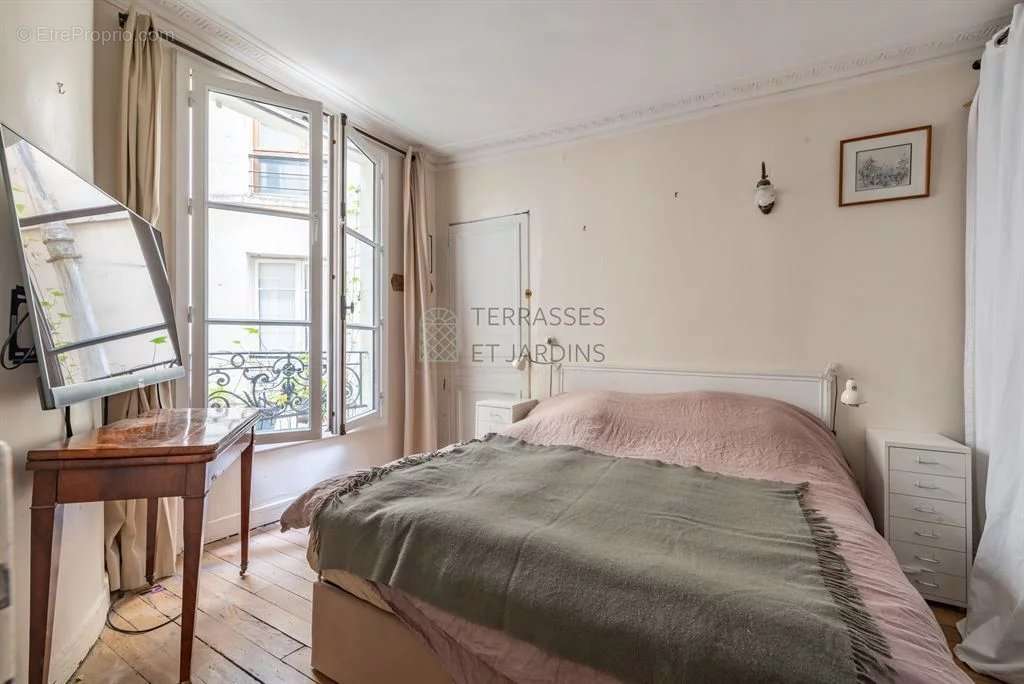 Appartement à PARIS-9E