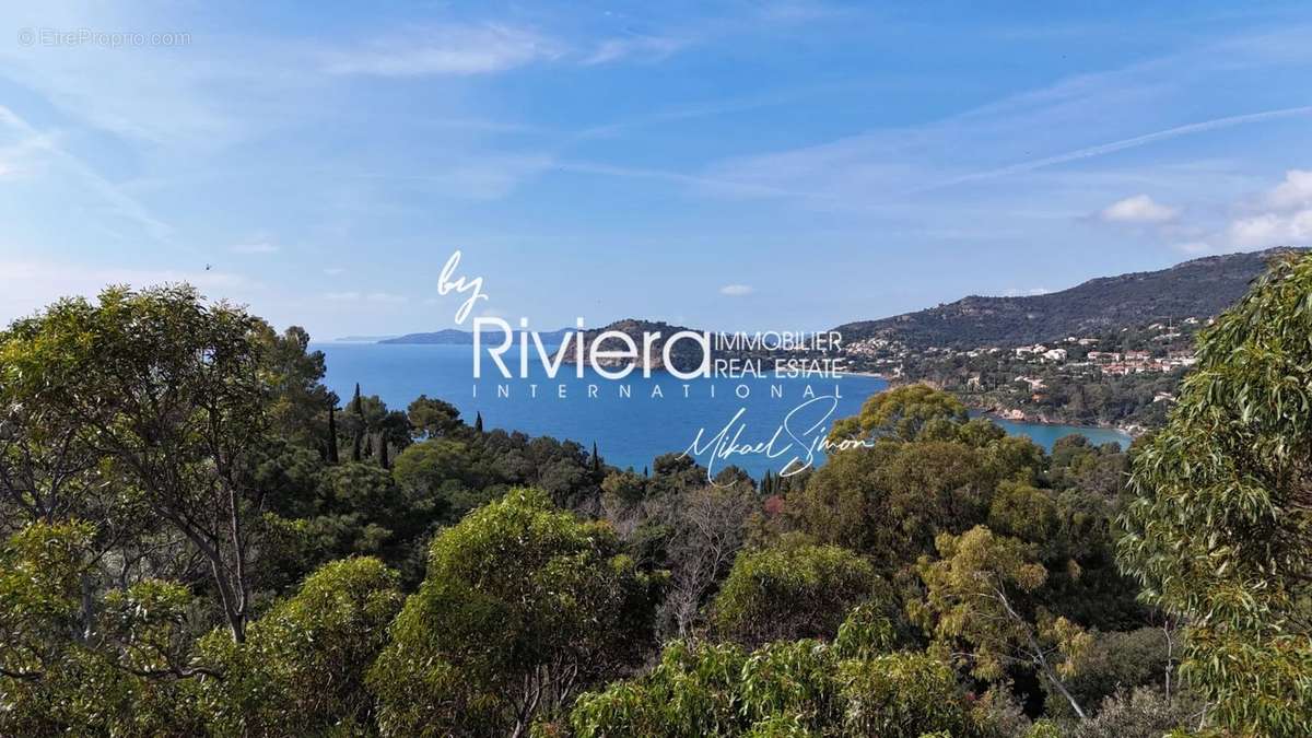 Terrain à RAYOL-CANADEL-SUR-MER