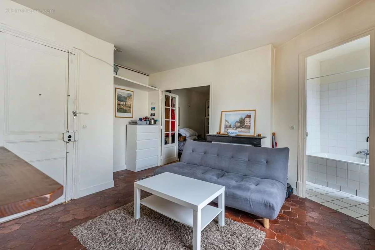 Appartement à PARIS-7E