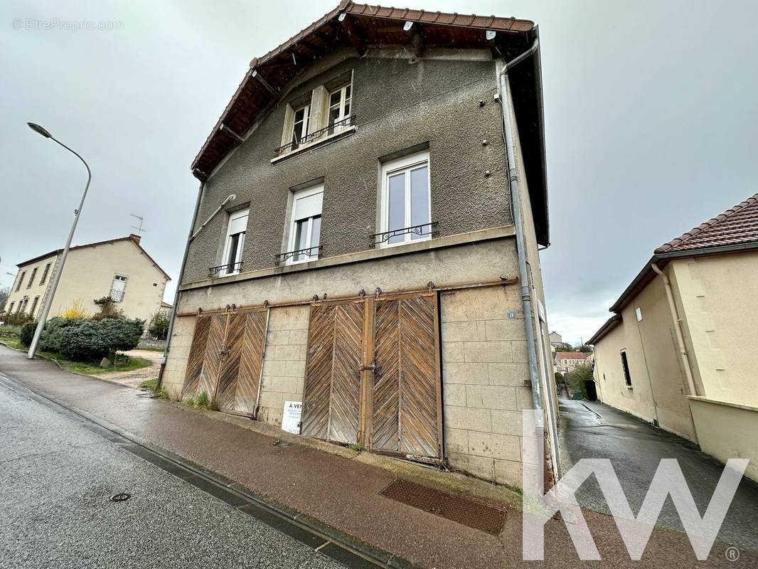 Maison à SAINT-ELOY-LES-MINES