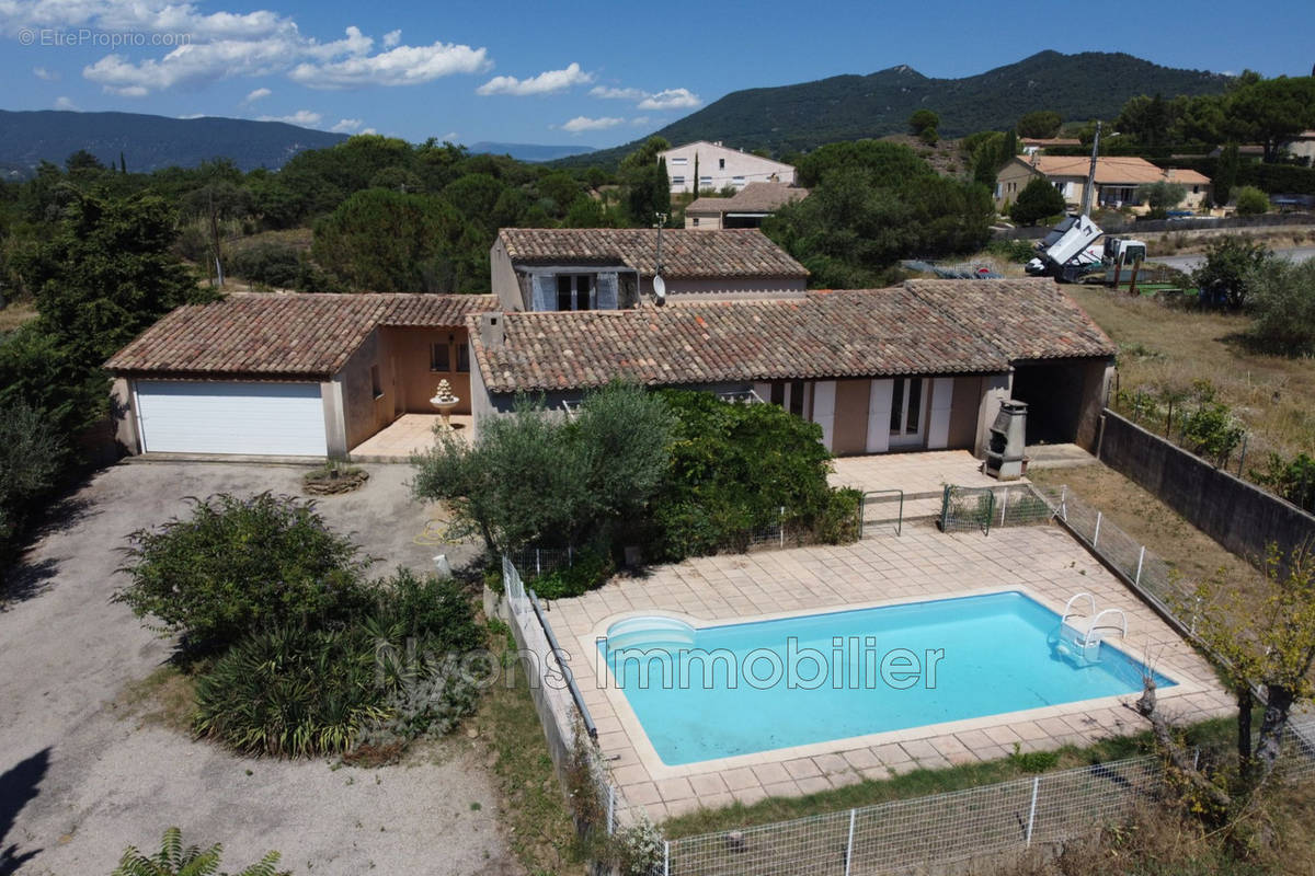 Maison à MIRABEL-AUX-BARONNIES