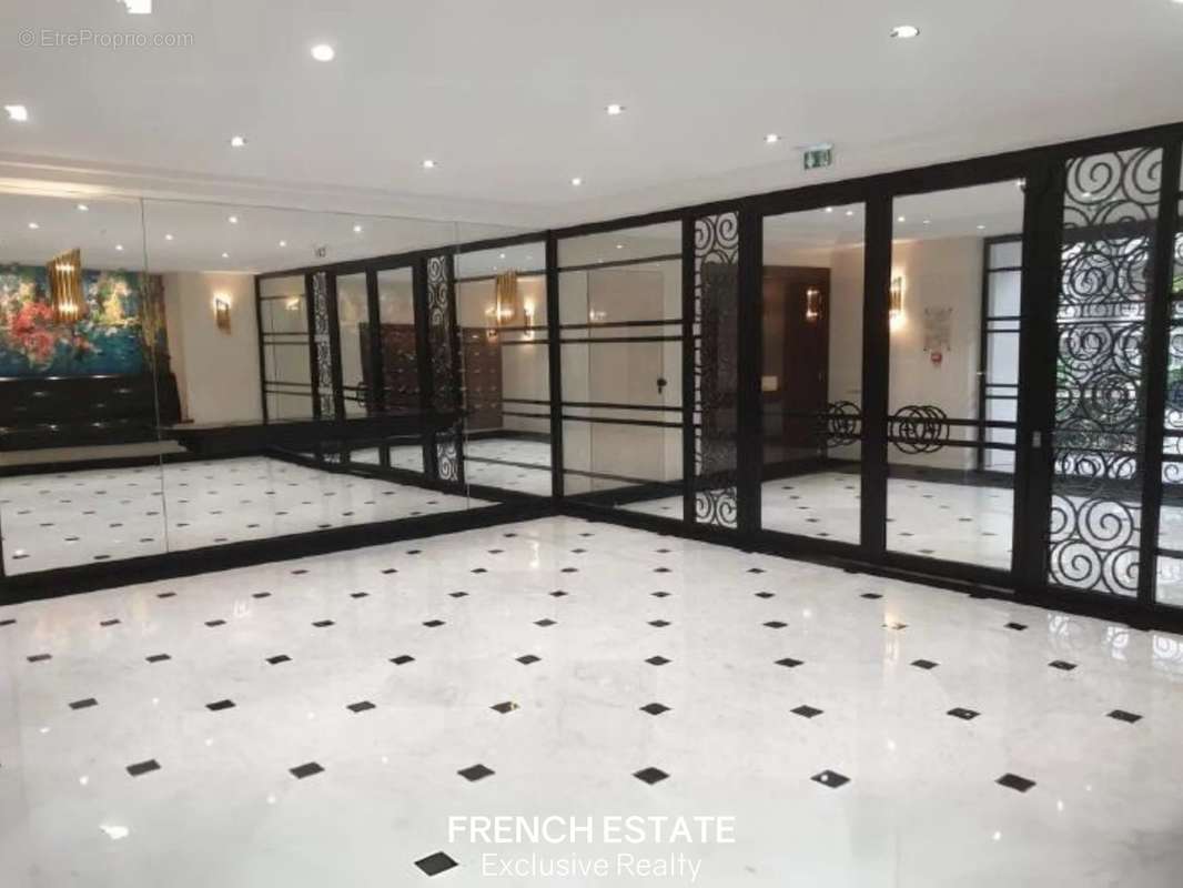 Appartement à NEUILLY-SUR-SEINE