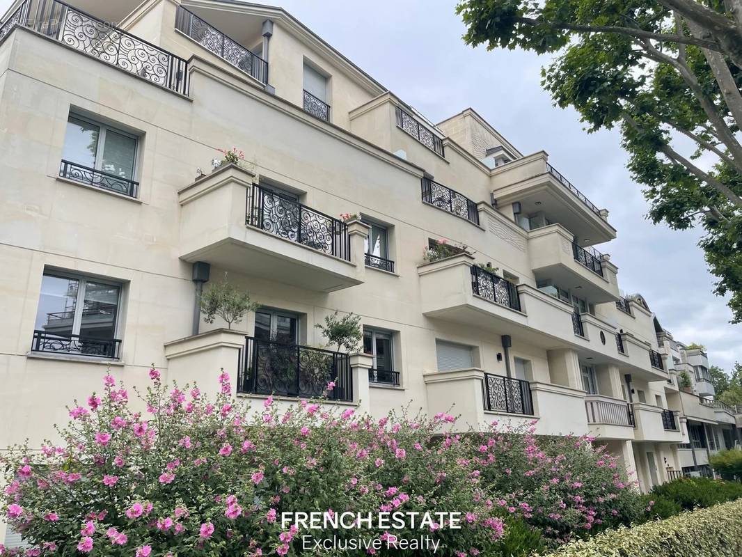 Appartement à NEUILLY-SUR-SEINE