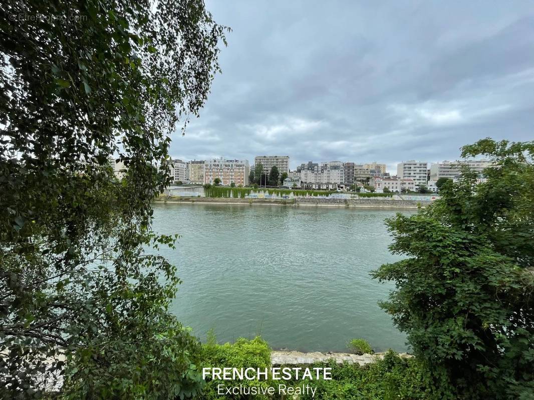 Commerce à NEUILLY-SUR-SEINE