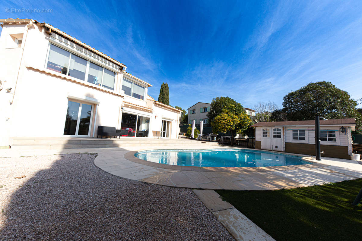 Maison à LA ROQUETTE-SUR-SIAGNE