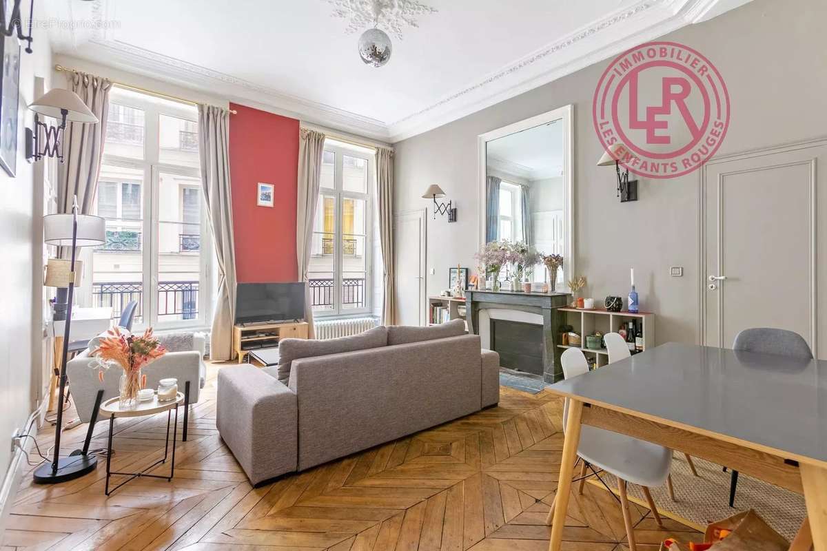 Appartement à PARIS-10E