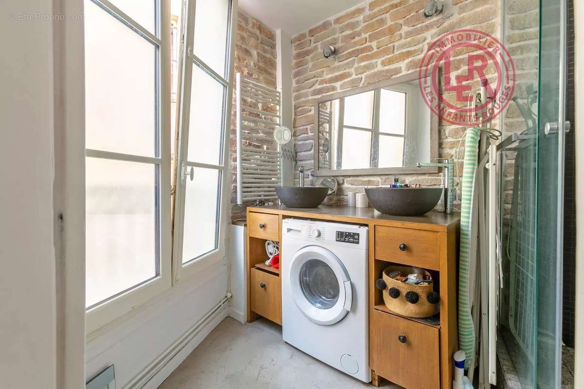 Appartement à PARIS-10E