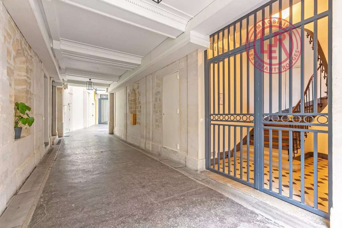 Appartement à PARIS-10E