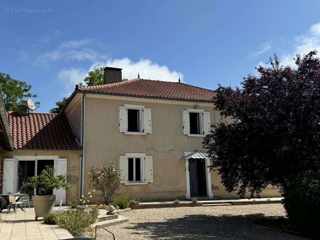 Maison à SEISSAN