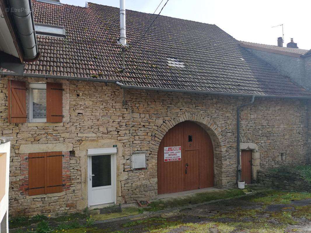 Maison à PORT-SUR-SAONE