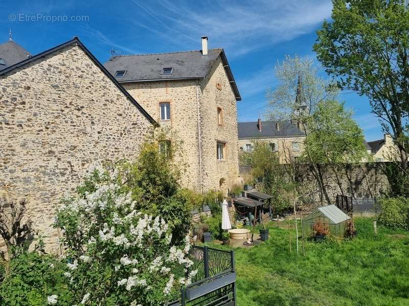 Maison à CHEMERE-LE-ROI