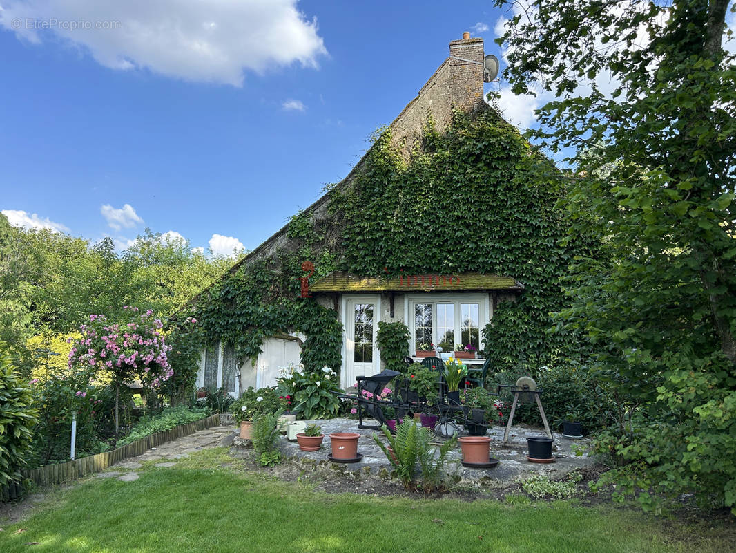 Maison à BELLOU-SUR-HUISNE