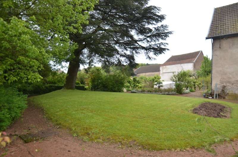 Maison à LA CLAYETTE