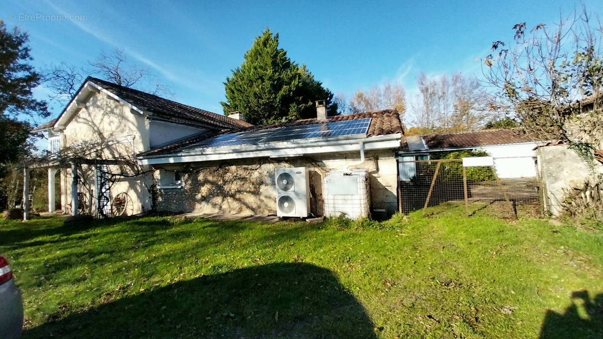 Maison à CHALAGNAC