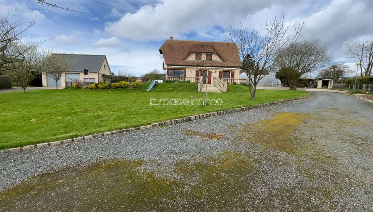 Maison à MONTVILLE