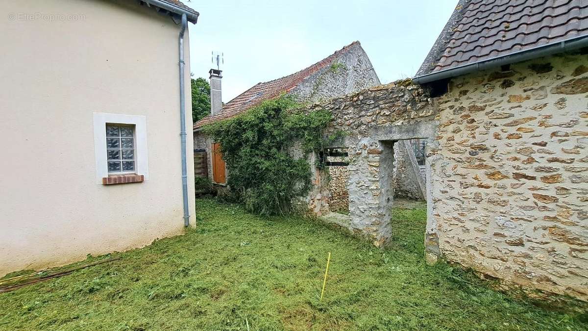 Maison à SAINT-ARNOULT-EN-YVELINES