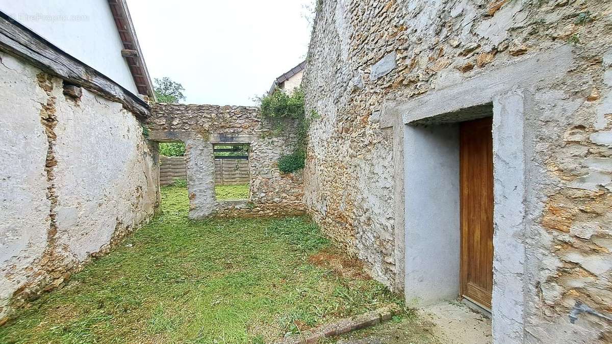 Maison à SAINT-ARNOULT-EN-YVELINES