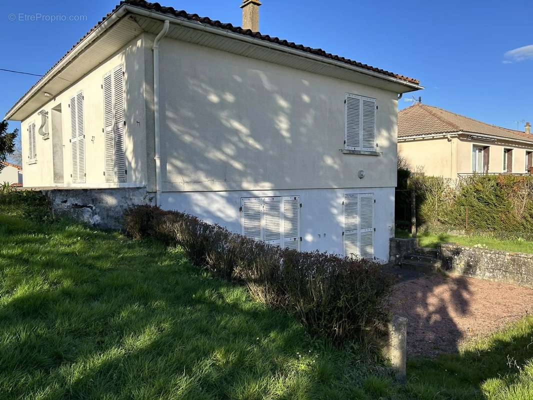 Maison à CHATILLON-SUR-THOUET