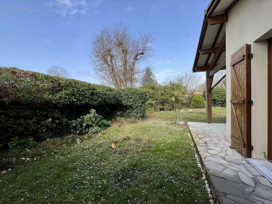 Maison à LEOGNAN