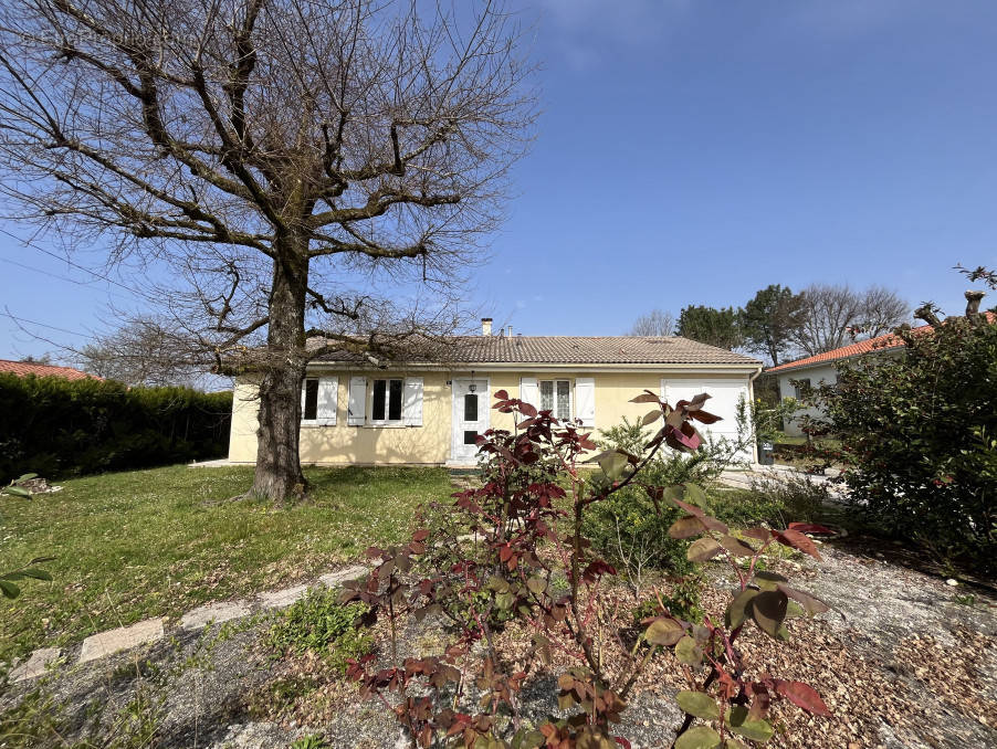 Maison à LEOGNAN