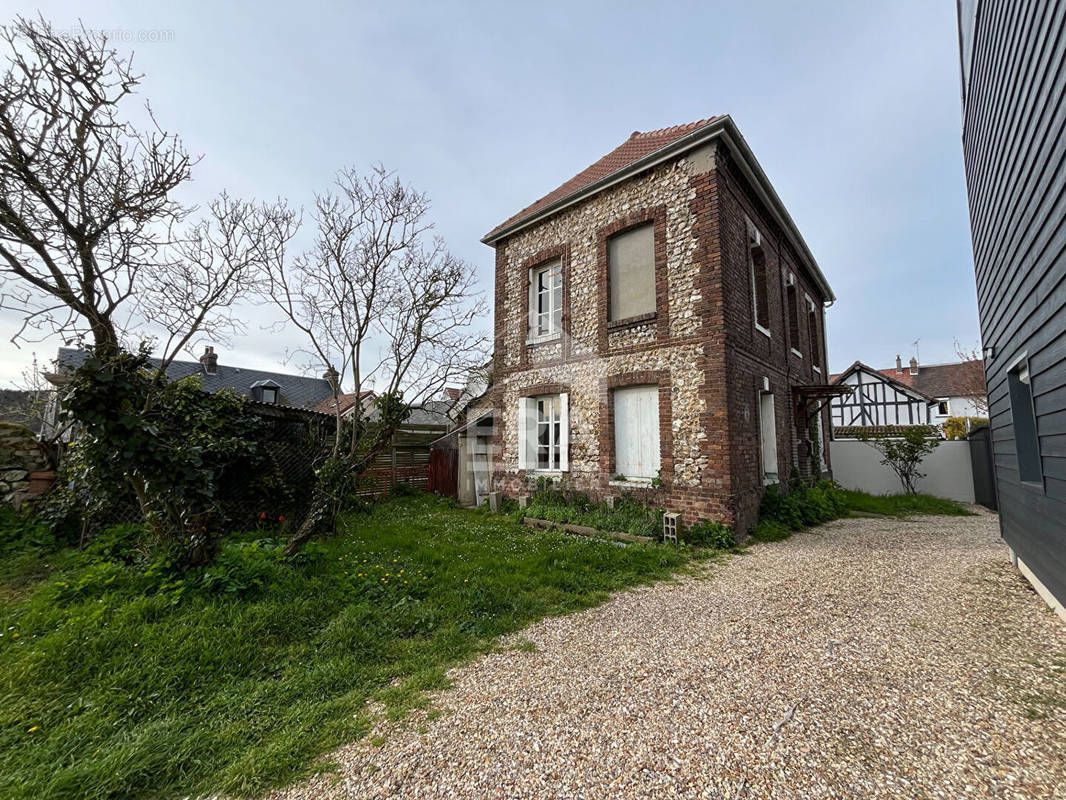 Maison à PETIT-COURONNE