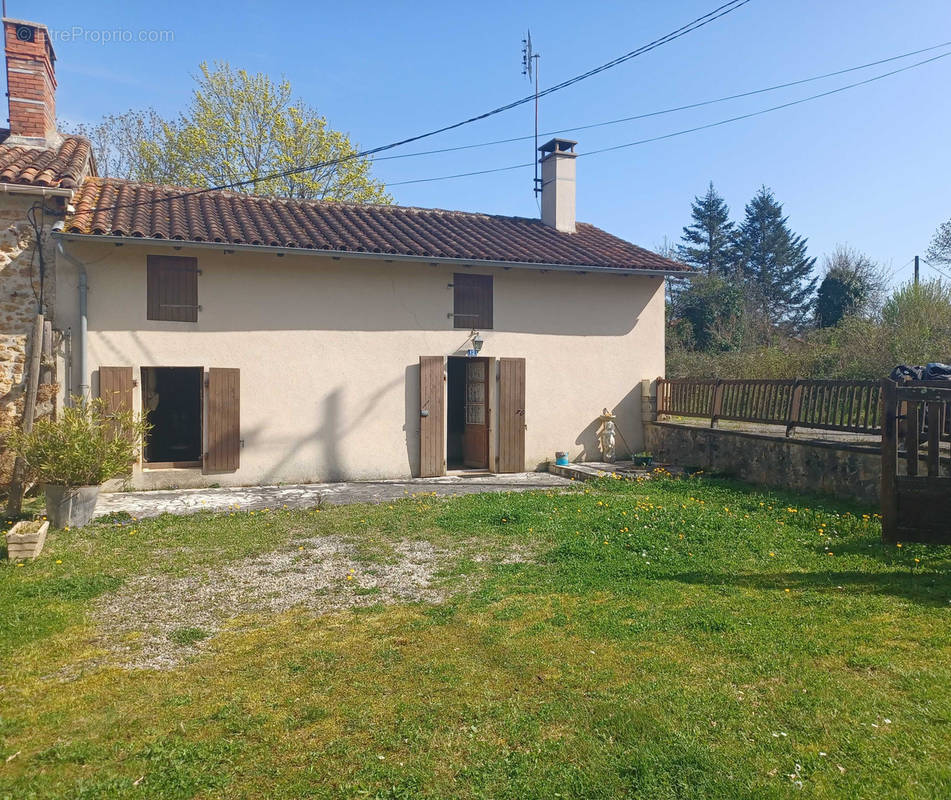 Maison à CHASSENEUIL-SUR-BONNIEURE