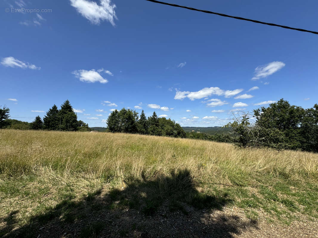 Terrain à MONTIGNAC