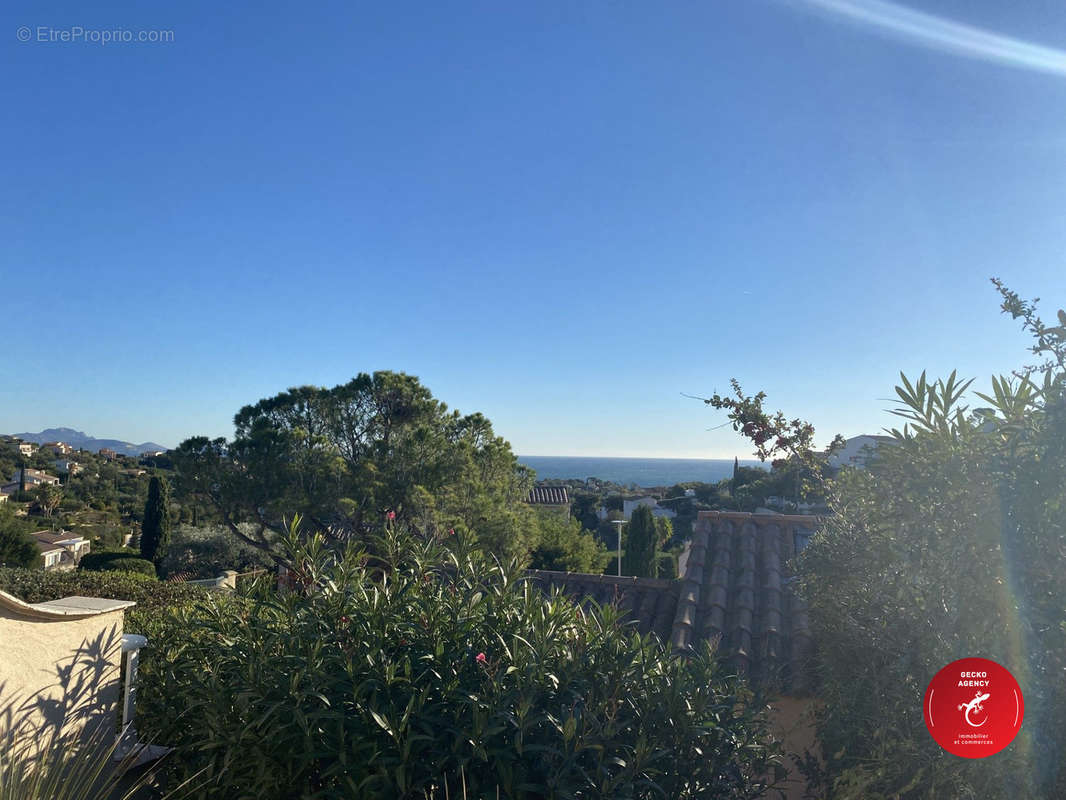 Maison à ROQUEBRUNE-SUR-ARGENS