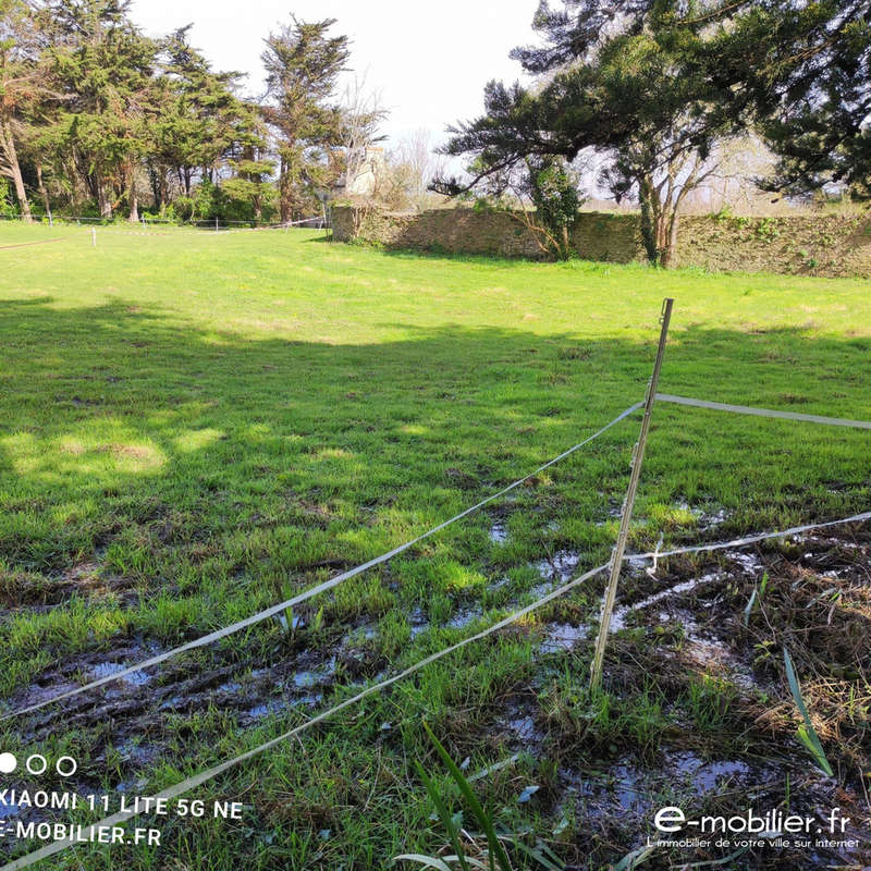 Terrain à GROIX