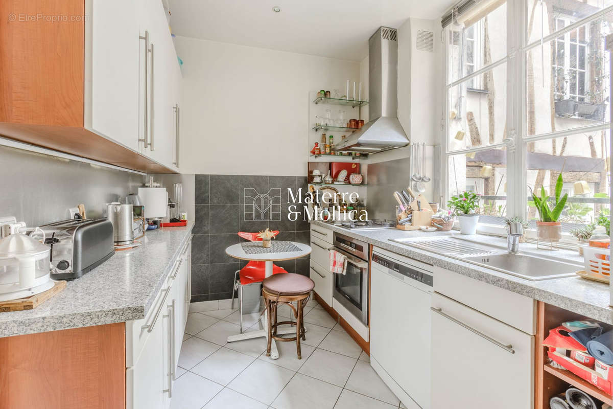 Appartement à PARIS-6E