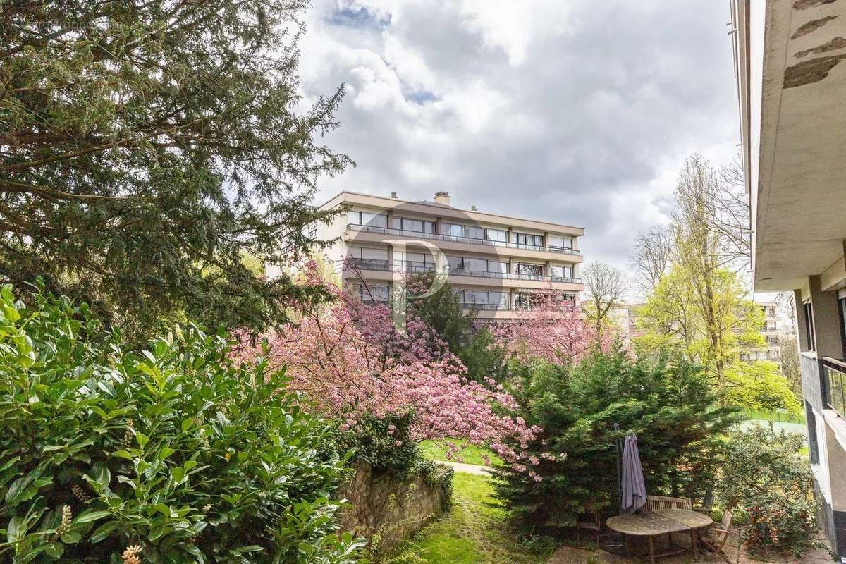 Appartement à L&#039;HAY-LES-ROSES