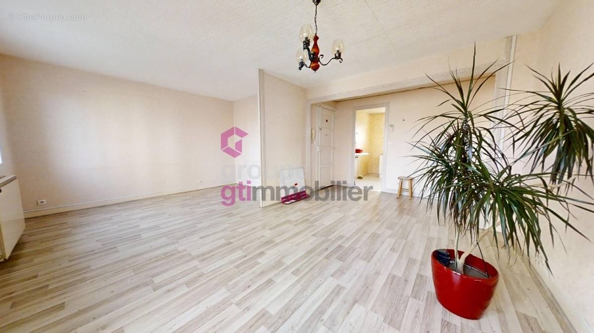 Appartement à SAINT-ETIENNE