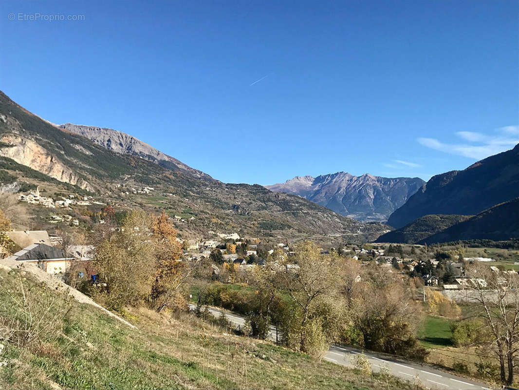 Terrain à CHATEAUROUX-LES-ALPES