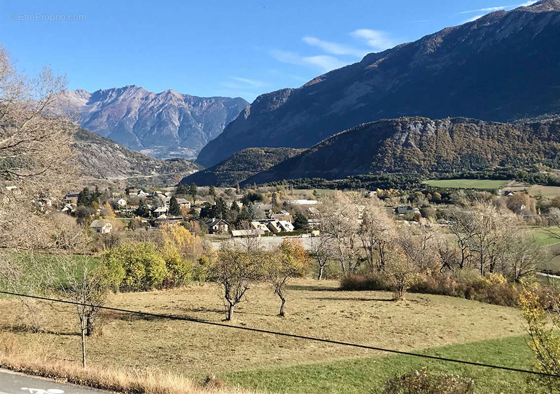 Terrain à CHATEAUROUX-LES-ALPES