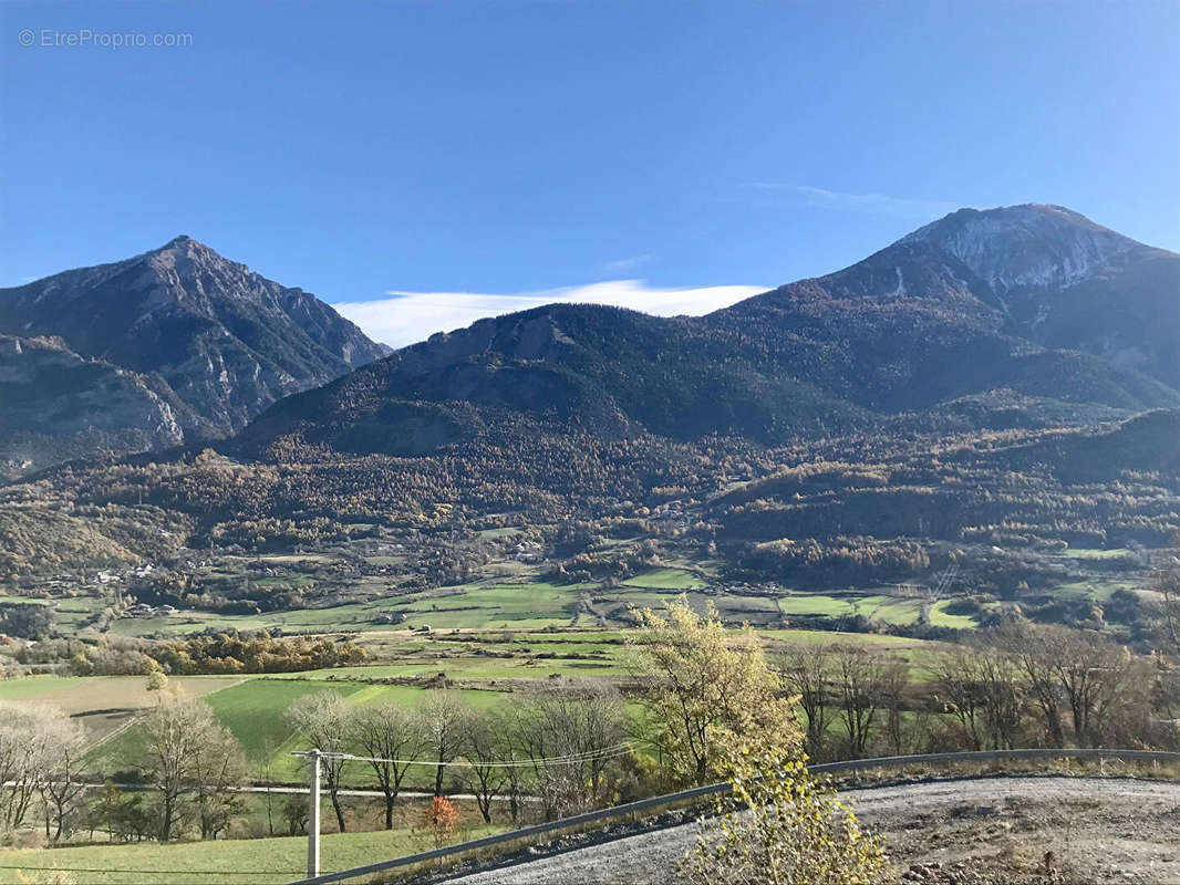 Terrain à CHATEAUROUX-LES-ALPES