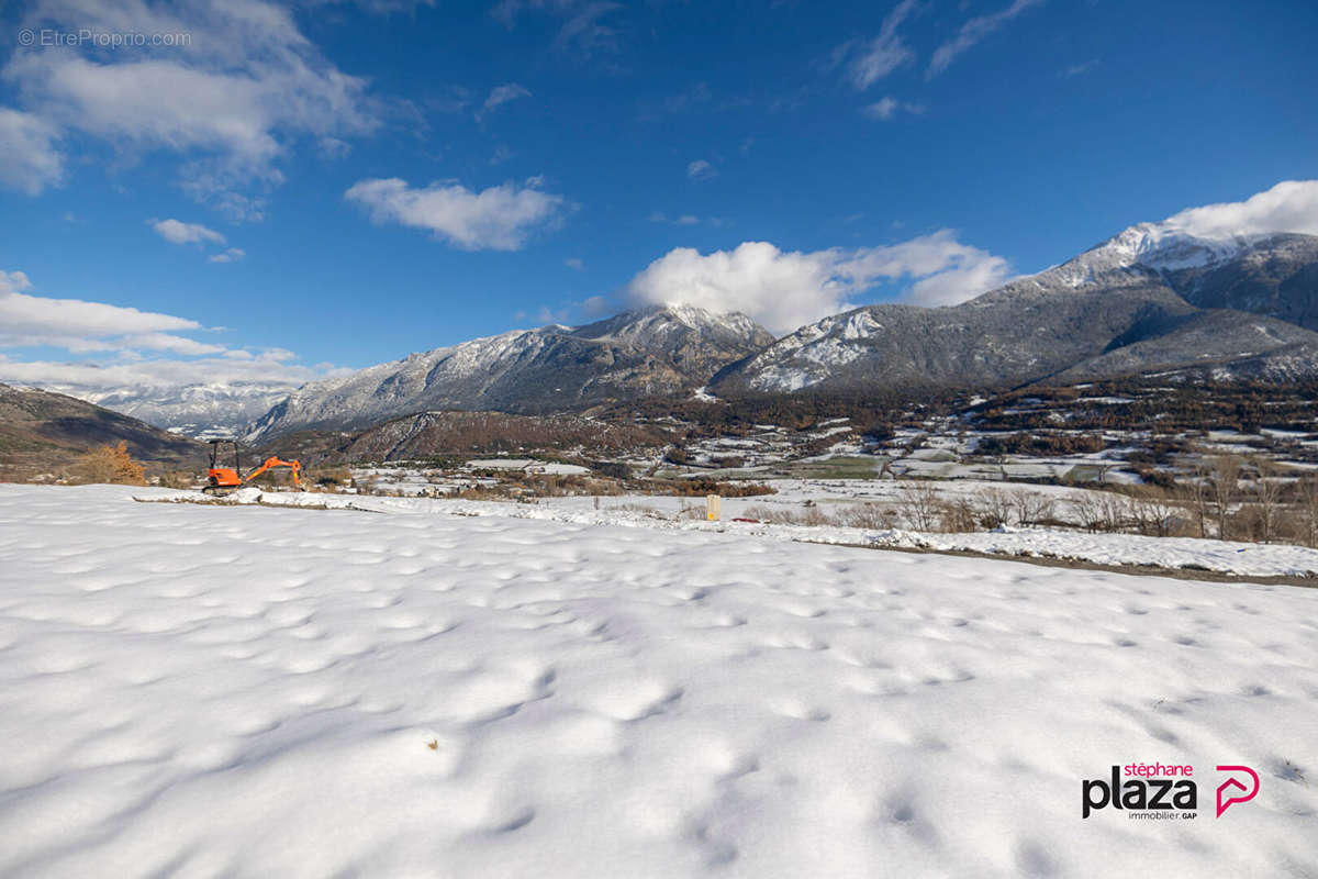 Terrain à CHATEAUROUX-LES-ALPES