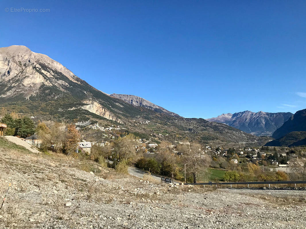 Terrain à CHATEAUROUX-LES-ALPES