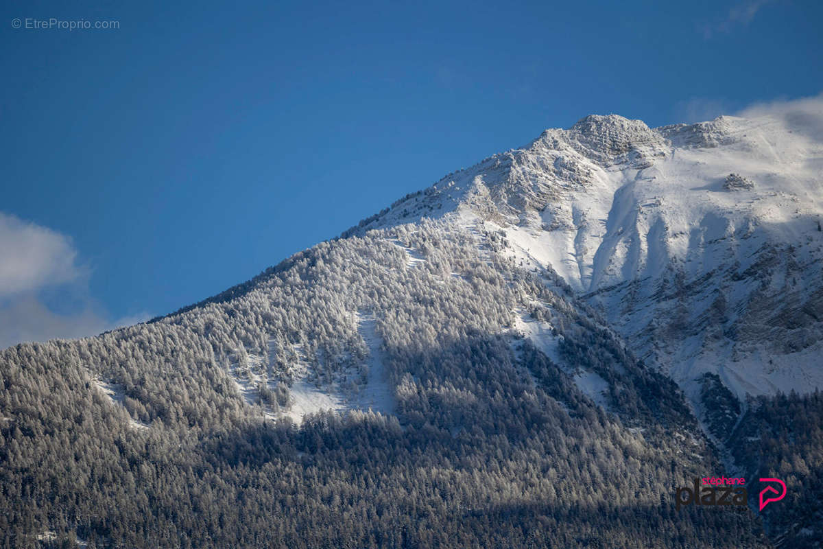 Terrain à CHATEAUROUX-LES-ALPES