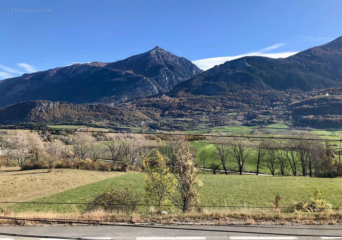 Terrain à CHATEAUROUX-LES-ALPES