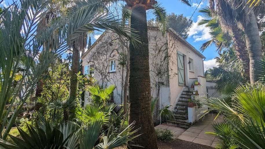 Maison à FREJUS