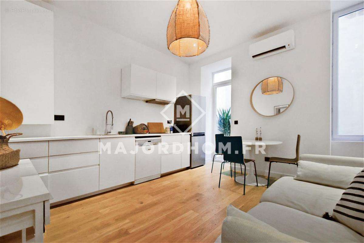 Appartement à MARSEILLE-1E