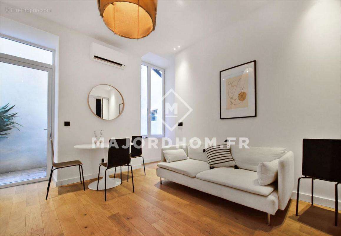 Appartement à MARSEILLE-1E