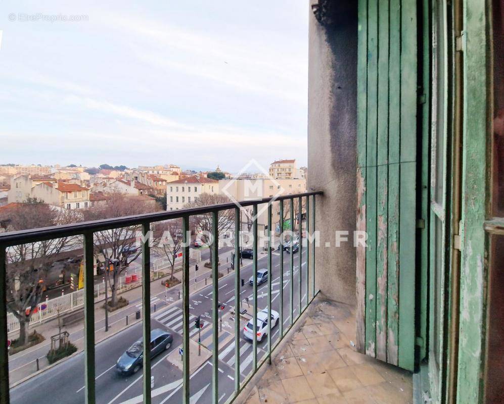 Appartement à MARSEILLE-4E