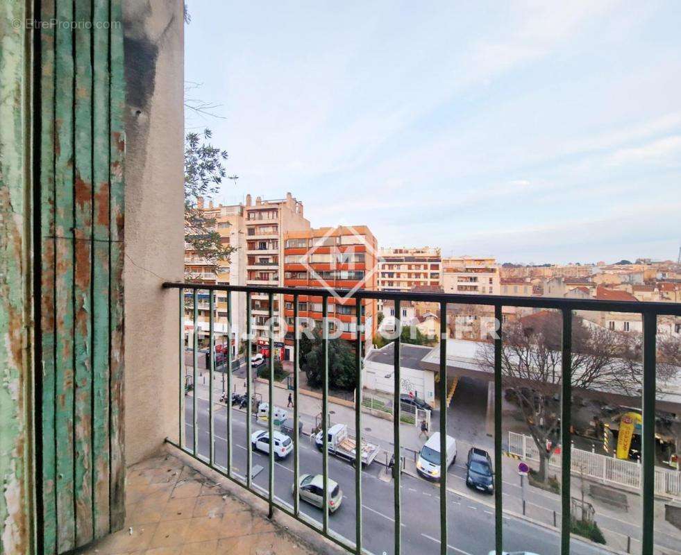 Appartement à MARSEILLE-4E