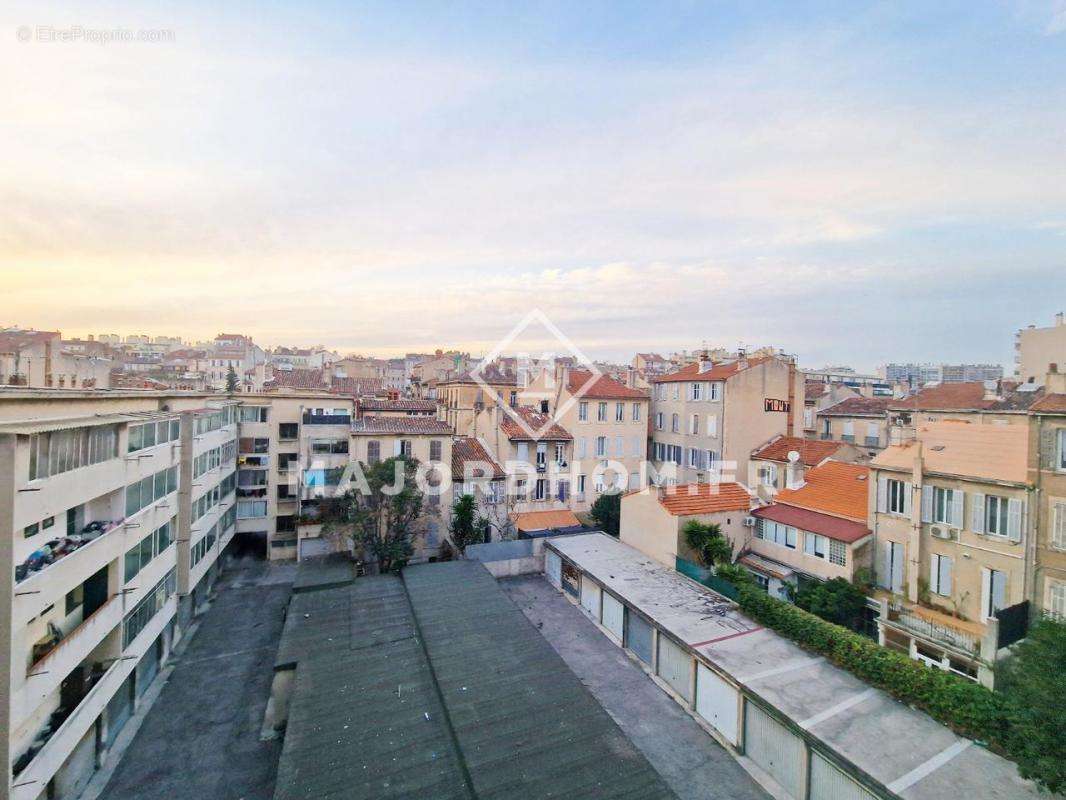 Appartement à MARSEILLE-4E